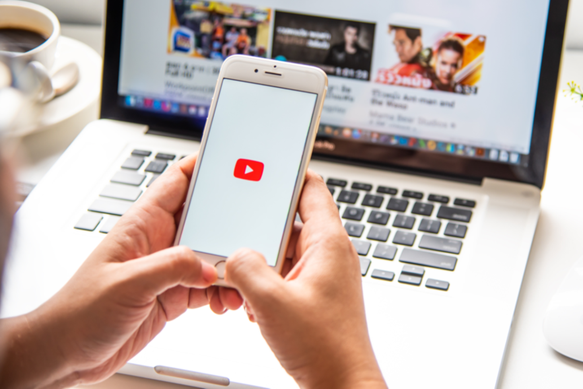 Pengguna YouTube Indonesia: 7 Data Terbaru yang Ungkap Setengah Penduduk RI Aktif Menonton!